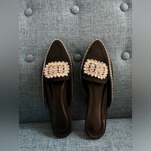Women’s Special Occasion black velvet shoes w/sparkle diamond like accents 5.5